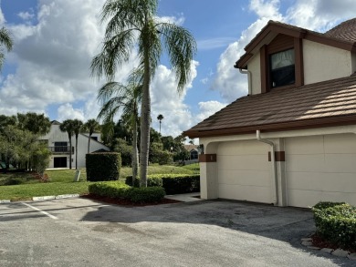 Lake Condo For Sale in Wellington, Florida