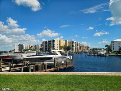 This highly desired, renovated two-bedroom, 2-bath totally - photo 15