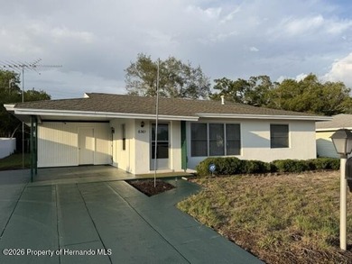 Mint condition, charming, move-in ready 2 bedroom home, perfect - photo 2