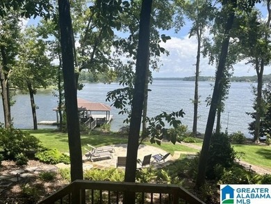 AWESOME & COZY 1.5 story 3-bedroom, 3 bath home that has GREAT - photo 3