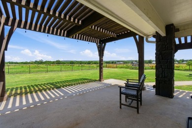 Home on the Range! Enjoy the peace and privacy of country living - photo 22