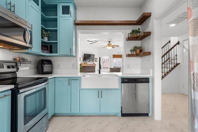 (private lake, pond, coastal) Townhome/Townhouse For Sale in Irving Texas