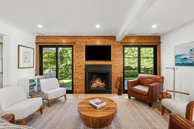Located in the coveted Redwood waterfront community of Sag - photo 4