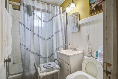 Investor Alert!! Income-generating multi unit property features - photo 11