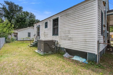 Investor Alert!! Income-generating multi unit property features - photo 13