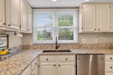 This elegant traditional brick home offers 4 bedrooms and 3.5 - photo 15
