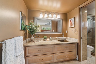 Exceptional Condo with Breathtaking Golf Course Views in Prime - photo 17