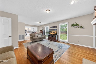 This elegant traditional brick home offers 4 bedrooms and 3.5 - photo 17
