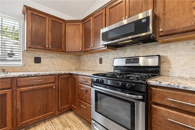 Welcome to this beautifully appointed, solar-owned 3-bedroom - photo 18