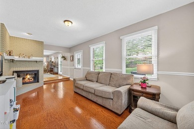This elegant traditional brick home offers 4 bedrooms and 3.5 - photo 20