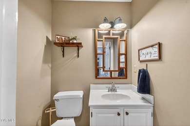 This elegant traditional brick home offers 4 bedrooms and 3.5 - photo 22