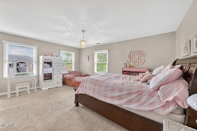 This elegant traditional brick home offers 4 bedrooms and 3.5 - photo 25