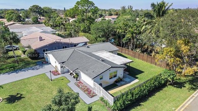 Completely renovated and move-in ready! This stunning 3-bedroom - photo 3