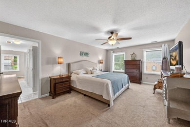 This elegant traditional brick home offers 4 bedrooms and 3.5 - photo 35