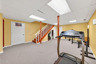 This elegant traditional brick home offers 4 bedrooms and 3.5 - photo 45