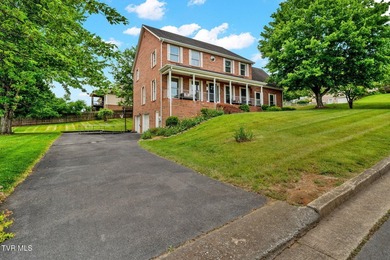 This elegant traditional brick home offers 4 bedrooms and 3.5 - photo 48