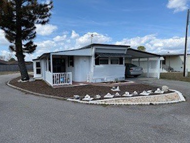 Lake Eustis Home For Sale in Tavares Florida