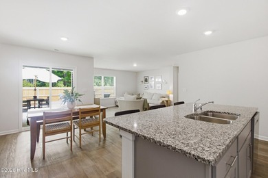Ideal positioning and a flawlessly executed open-concept design - photo 12