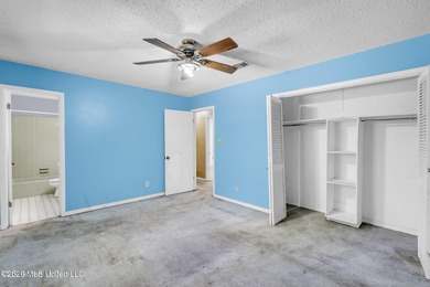 Don't miss out on this Great investment opportunity. Easy access - photo 16