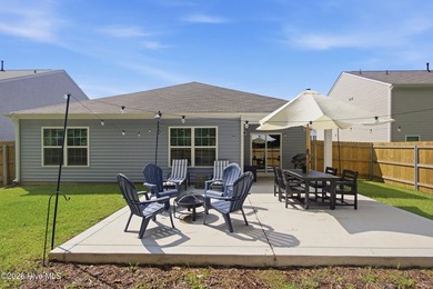 Ideal positioning and a flawlessly executed open-concept design - photo 23