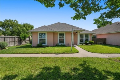(private lake, pond, creek) Home For Sale in Ingleside Texas
