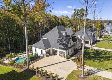 Meticulously designed home with thoughtful details inside and - photo 2
