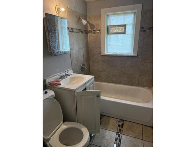 Incredible Cash flow, currently rented at $2,100/mo HCV Just a - photo 8