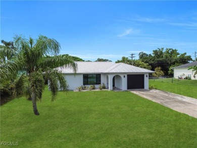 Caloosahatchee River Home Sale Pending in North Fort Myers Florida