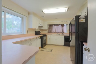 BACK ON THE MARKET, due to no fault of the Seller. Ready to make - photo 11