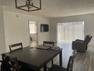 Beautiful Update spacious 2/2 on the 4 Floor, this unit has two