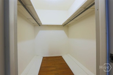 BACK ON THE MARKET, due to no fault of the Seller. Ready to make - photo 26