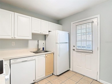 Discover this charming 2 bedroom, 1 bathroom condo perfectly - photo 5