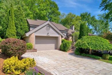 Lake Home For Sale in West Bloomfield, Michigan