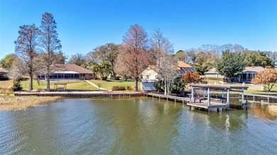 Welcome to this beautiful lakefront home on Lake Juliana - photo 7