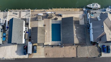 Waterfront opportunity with flexibility and upside for the - photo 12