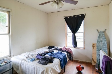 Tucked away on a quiet Cul de Sac in the heart of Corpus Christi - photo 14