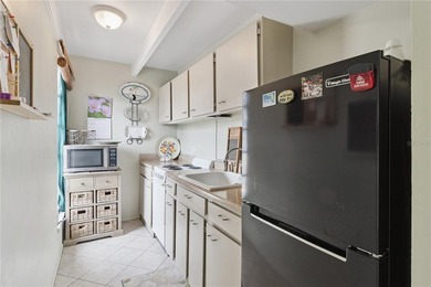 FURNISHED-Move-In Ready- Low HOA! 1BR/1BA villa offering 648 sq - photo 10