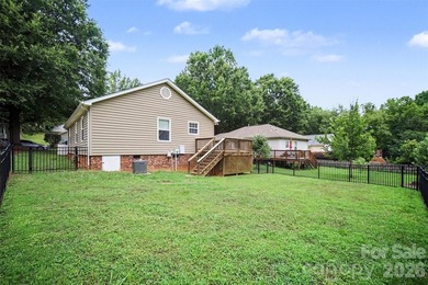 Beautifully renovated, walkable to downtown Belmont, in the - photo 21