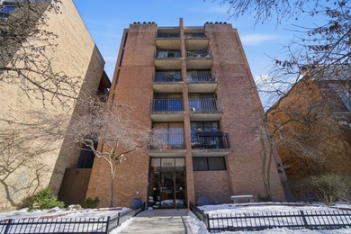 Lake Michigan - Cook County Condo Active Under Contract in Chicago Illinois