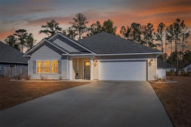 This inviting single-story home offers 3 bedrooms and 2.5 - photo 1