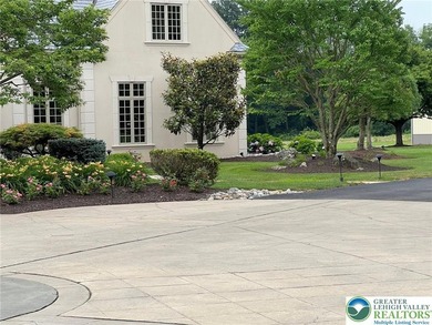 Designed by Scholz Designs of Ohio, this 38+ acre estate - photo 4