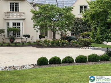 Designed by Scholz Designs of Ohio, this 38+ acre estate - photo 8