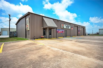Now available!! Commercial property boasting a 5,000 square foot - photo 10