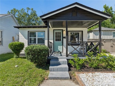 Beautifully restored bungalow featuring off-street parking, new - photo 1