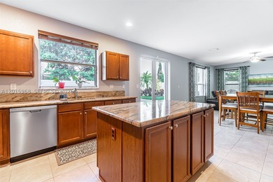 LOW HOA OF ONLY $76/MONTH! Built in 2014, this spacious 3 - photo 14