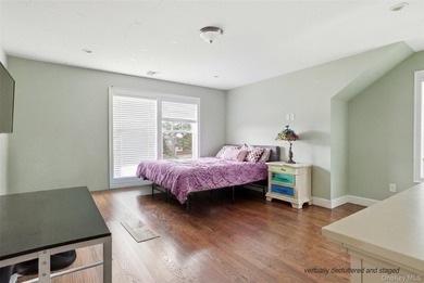 Welcome to 34 Meadow Lane in Amityville. This expansive - photo 22