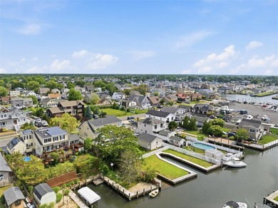 Welcome to 34 Meadow Lane in Amityville. This expansive - photo 37