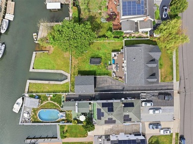 Welcome to 34 Meadow Lane in Amityville. This expansive - photo 40