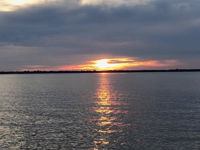 Enjoy all that Lake Winnebago has to offer! This impressive 3BR - photo 4