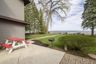 Enjoy all that Lake Winnebago has to offer! This impressive 3BR - photo 6